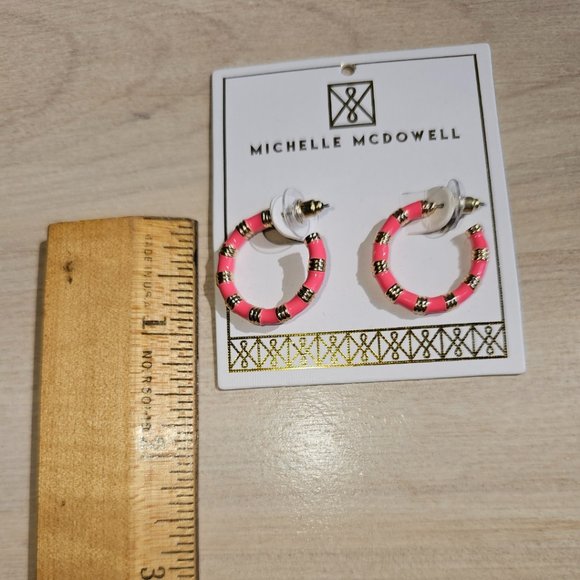 MICHELLE MCDOWELL NWT Hot Pink emelia small hoop earrings with gold detail - Picture 3 of 5
